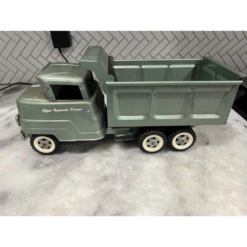 Vintage Structo Hydraulic Dumper Dump Truck Tin Toy USA Green Metal 1950s